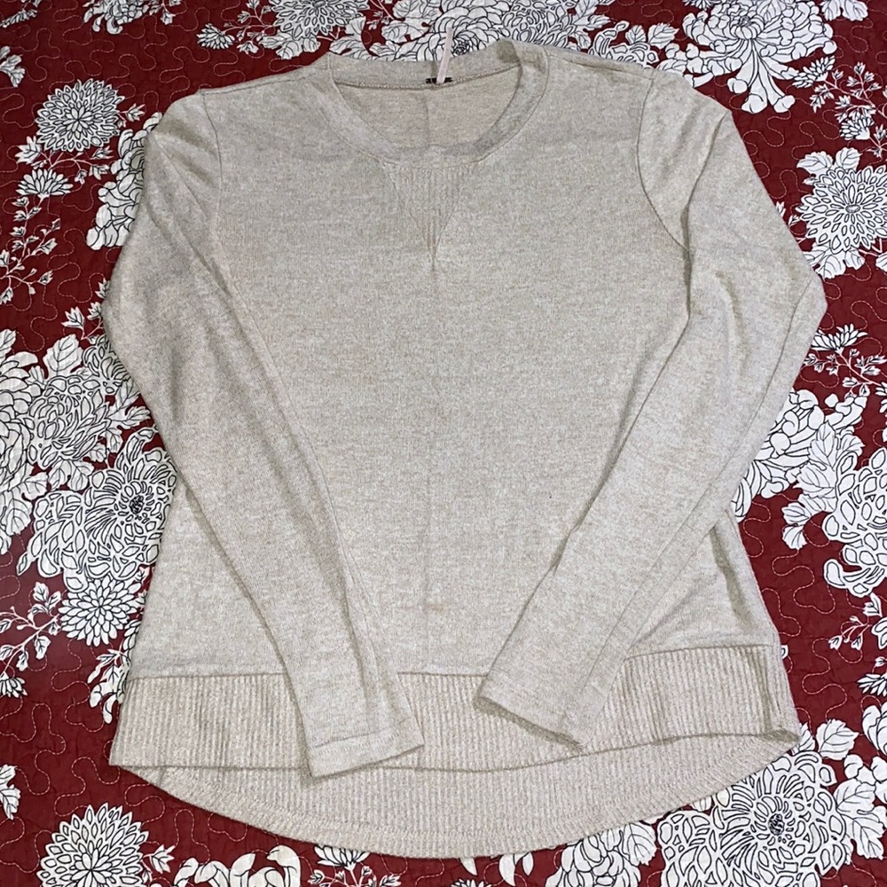 Women’s Poof tan  sweater Sz S